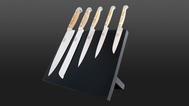 
                    Güde knife holder also available as Güde knife holder set delivered with knives