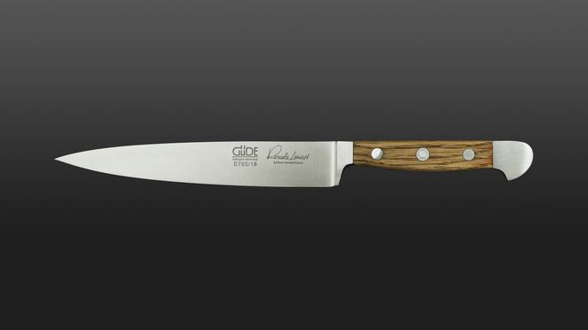 
                    Güde fillet knife with flexible blade for carving