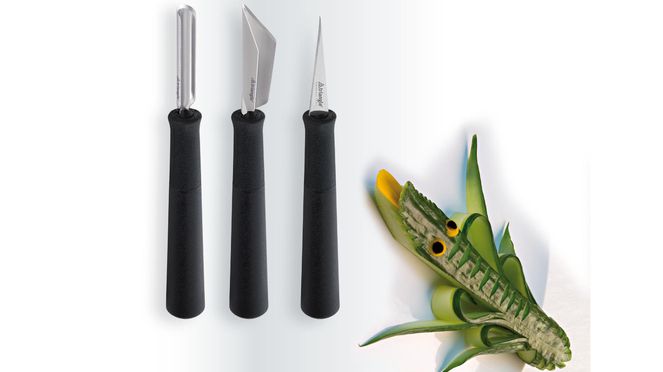 
                    The carving tool set basic contains 3 carving tools