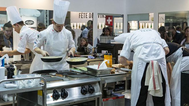 
                    Warme Küche der Juniorenkochnati am Culinary World Cup 14