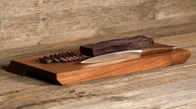 
                    Salsiz knife with board