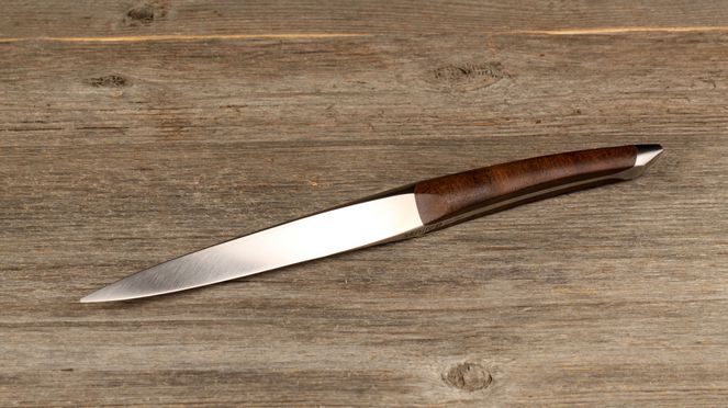 
                    couteau de table en noyer sknife
