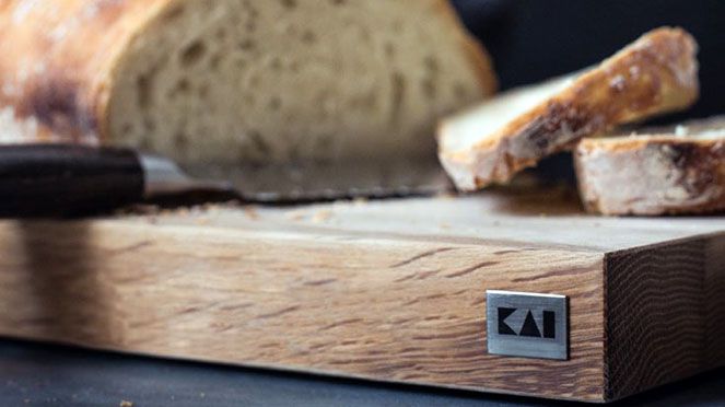 
                    bread knife Shun with Kai chopping block