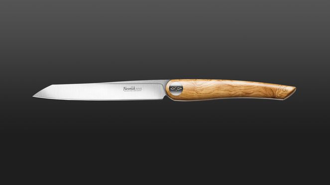 
                    Soul steak knife with handle of fine olive wood