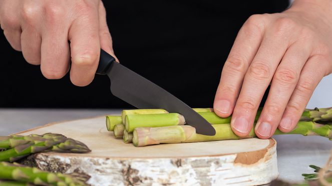 
                    Couteau à fruits Shin aussi pour couper des légumes