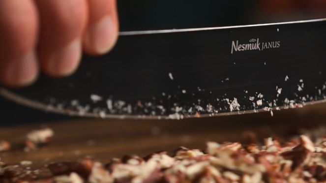 
                    Janus chef’s knife for cutting nuts