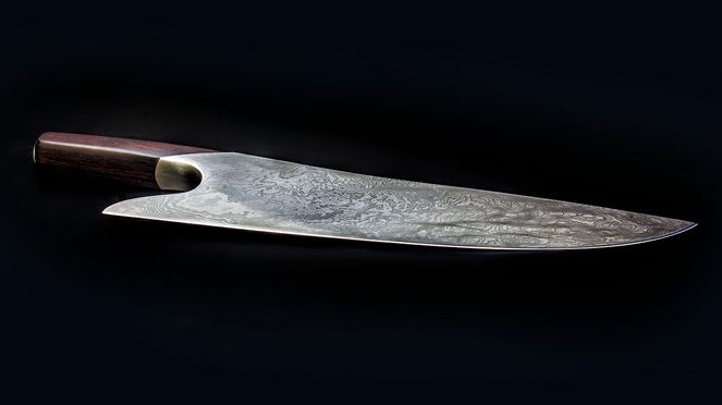 
                    The Knife Damas avec lame en acier damassé oxydable