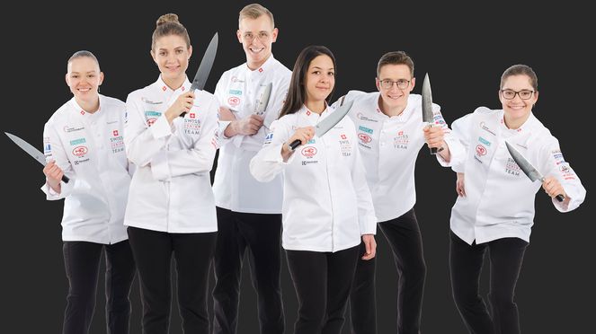 
                    The magnetic knife block is apreciated by the young national team of cooking
