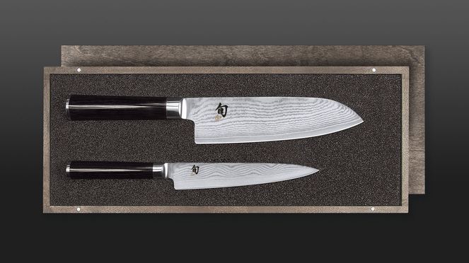 
                    Set di coltelli, contiene u coltello Santoku e uno multiuso