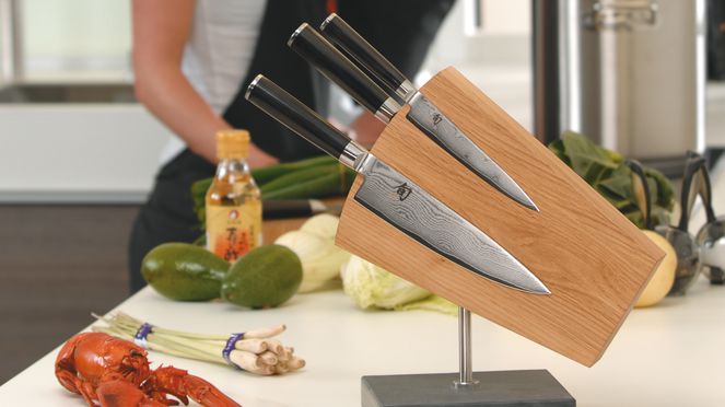 
                    With the magnetic knife block the knives are alwasy ready to hand