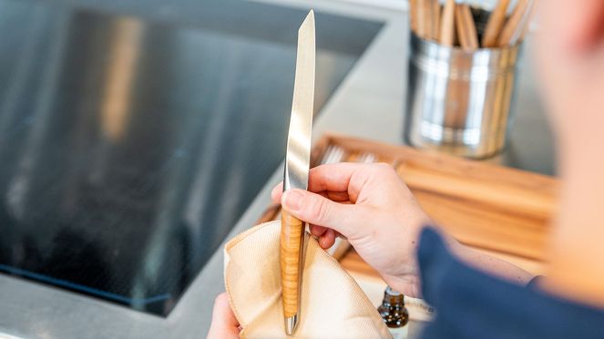 
                    sknife care set for taking care of knife handles