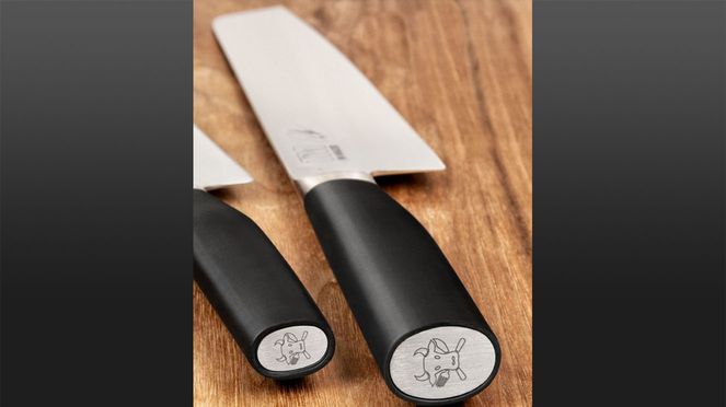 
                    Kamagata Office Knife: detail of the handle