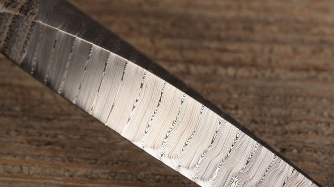 
                    Damask table knife set blade structure