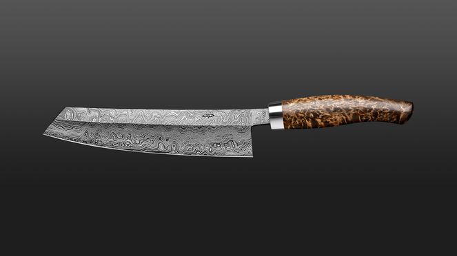
                    The exclusive full damask chef’s knife is forged of 480 layers of steel