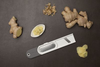 Microplane_Specialty_48310_Ginger tool_Overhead_1.jpg
