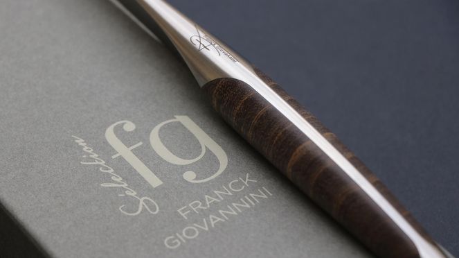 
                    Gravur Franck Giovannini auf sknife Messer & Verpackung