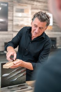 sknife_Michael-Bach_CEO_Founder_Biel-Bienne_2.jpg
