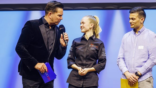 
                    Sven Epiney im Gespräch mit gusto25 Siegerin Céline Grossmann