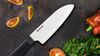 
                    Santoku gross Chowa: absolut rostfrei und nimmt keine fremden Gerüche an