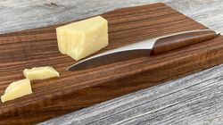 Hard cheese knife with board