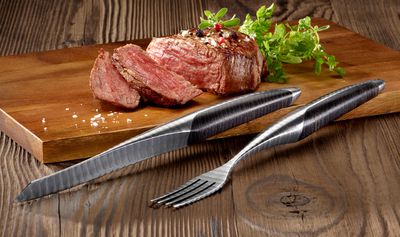 Steakbesteck-Esche_Damaststahl_Fotoplus.jpg