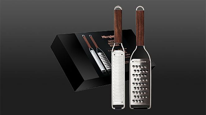 
                    Master Grater Set mit robusten Edelstahlrahmen und scharfen Edelstahlklingen