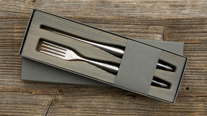 
                    steak cutlery damask – made in Switzerland