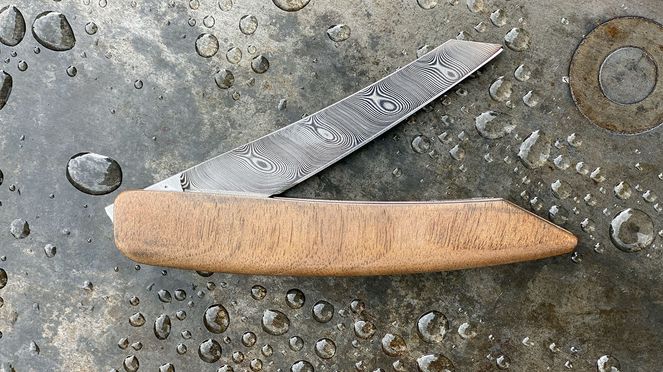 
                    swiss knife pocket knife damask walnut with stabilized walnut handle